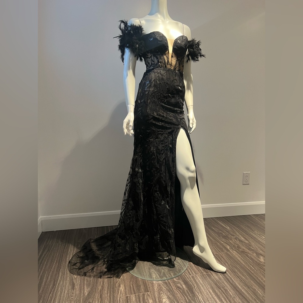 Black Mesh Feather Evening Dress Formal Gown Off Shoulder Sheer Tulle Prom Maxi